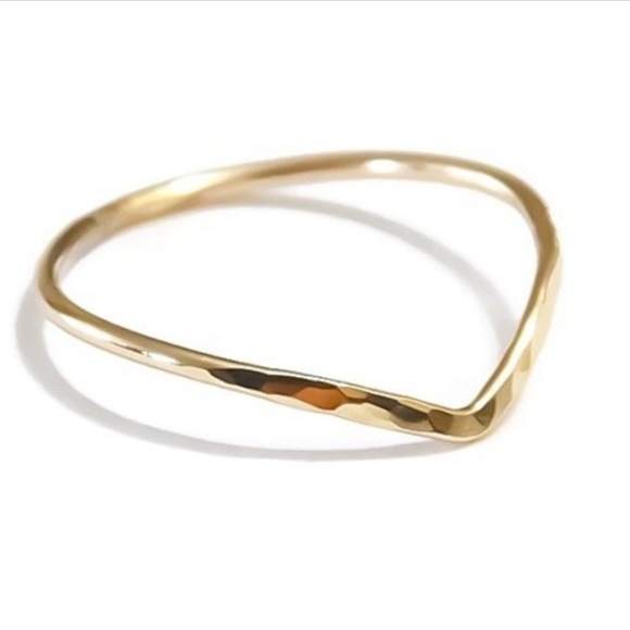 Moodtherapy Jewelry - ‼️ONE LEFT‼️❄️☃️🆕Textured Chevron Ring